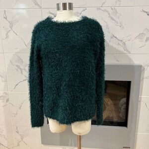 Woman’s pullover